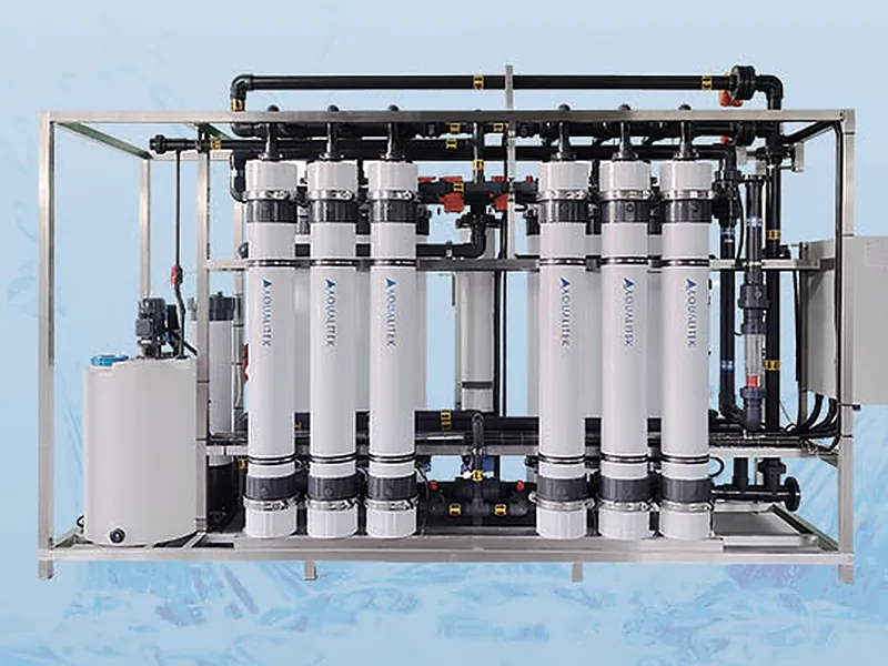 Aqualitek — Skid ultrafiltrasi Aqualitek dengan rumah membran hollow fiber dan tangki dosing