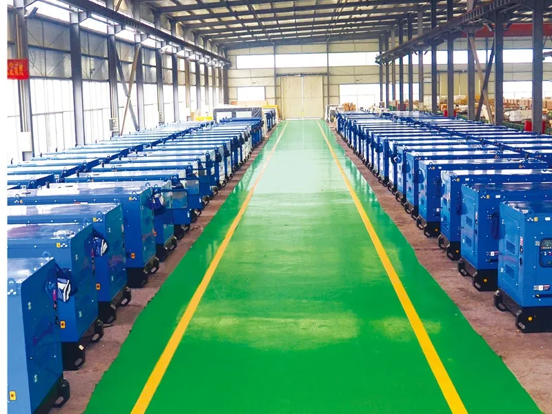 Supermaly — Deretan genset silent canopy menunggu pengiriman di gudang pabrik Supermaly